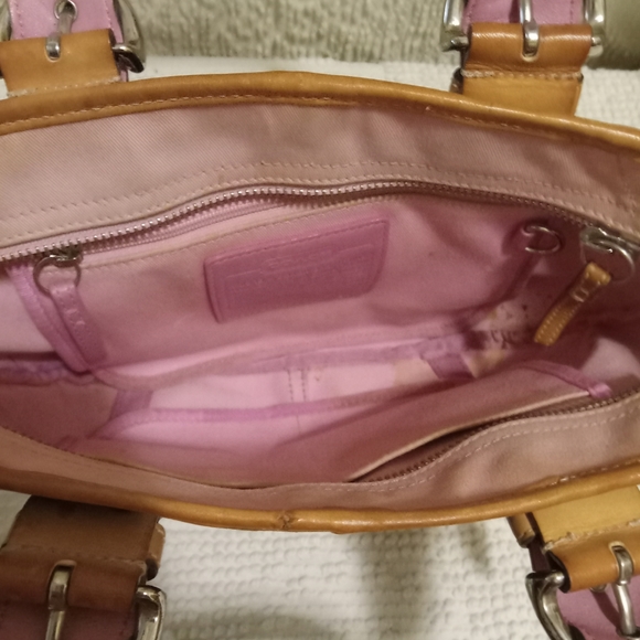 Authentic Coach bag. - Picture 3 of 4